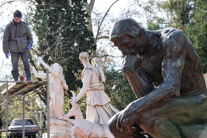 Con el asesoramiento de Francia, expertos locales ponen en valor la famosa pieza creada por Auguste Rodin