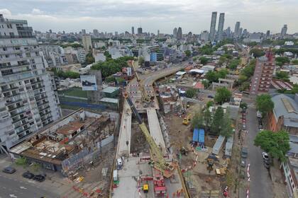 Avanzan las tareas de desmontaje del puente de Juan B. Justo