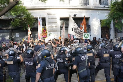 Avenida 9 de Julio y Corrientes Corte parcial de manifestantes,