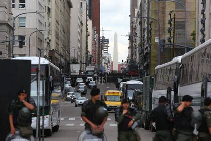 Avenida Corrientes y Leandro N. Alem