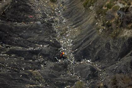 Los restos desparramados en una de las laderas de los Alpes franceses