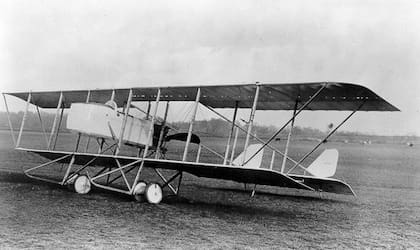 Avión Maurice Farman MF.11, desarrollado por los hermanos Farman y utilizado como avión de reconocimiento y bombardeo ligero en los inicios de la guerra (Foto: earlyaviator.com)