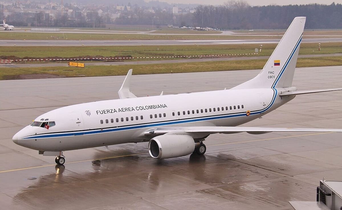 Petro quedó varado por las sanciones de EE.UU.: una empresa se negó a cargar combustible al avión presidencial