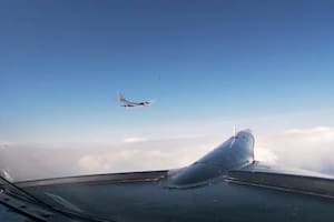 Aviones de combate estadounidenses interceptaron bombarderos rusos con capacidad nuclear cerca de Alaska: el video