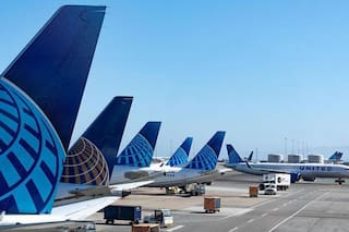 Demandan a las aerolíneas Delta y United por cobrar por asientos con ventana que no la tenían