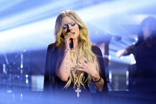 Lavinge, sobre su dura lucha personal: "Podía sentir que mi cuerpo se apagaba"