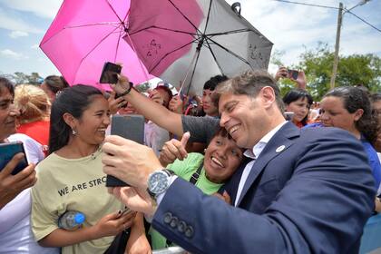 Axel Kicillof ayer en un acto en territorio bonaerense