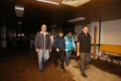 Axel Kicillof en Bahía Blanca, una imagen "borrada" por el oficialismo