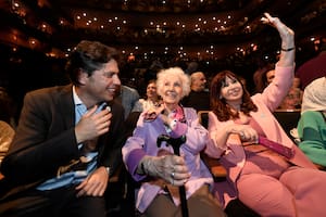 Axel Kicillof, Estela de Carlotto y Cristina Kirchner la semana pasada en un acto de Abuelas de Plaza de Mayo en La Plata