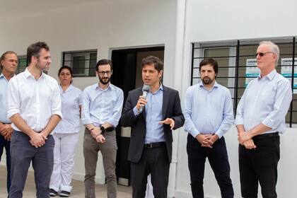 Axel Kicillof, con Kreplak y Gollán y otros funcionarios de Salud