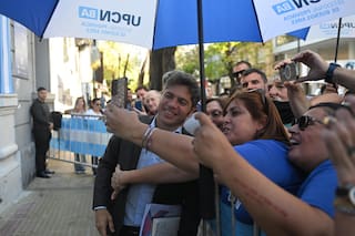 Kicillof asumió la presidencia del PJ Bonaerense, sin la participación de Máximo Kirchner