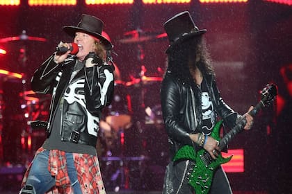 Axl Rose y Slash en el show que Guns N' Roses ofreció en octubre de 2017, en el Estadio Único de La Plata