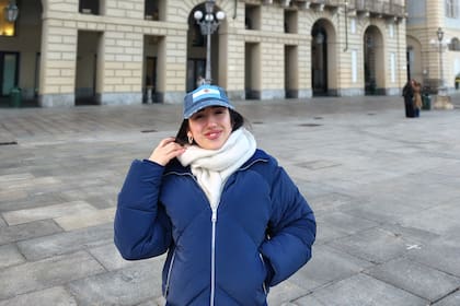 Ayelén Benítez viajó sola, y su marido se quedó en la Argentina