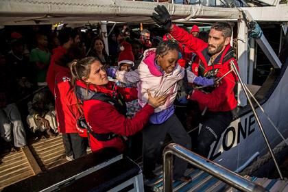 Ayelén cuenta que lo primero, en cada encuentro cara a cara con los migrantes, es intentar mantener la calma