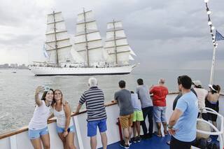 Amplio despliegue para recibir a la Fragata Libertad