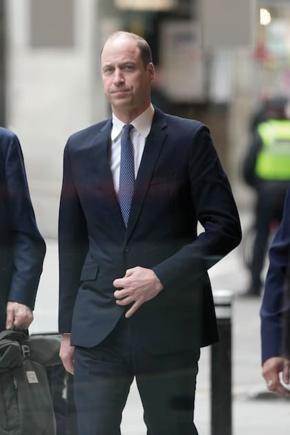 Ayer, de manera inesperada, William canceló a último momento su participación en la misa en memoria de Constantino de Grecia por "problemas personales".