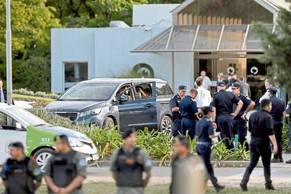 Hubo un fuerte operativo de seguridad en el cementerio Jardín de Paz