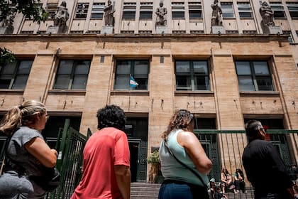 Ayer, más de 600 pacientes se acercaron a la Facultad de Odontología