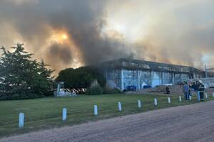 Un incendio arrasó una fábrica de quesos y las pérdidas son millonarias