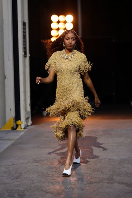 Ayo Edebiri, con un vestido de Chanel, rindió homenaje al viejo Hollywood. La actriz de El oso es una de las embajadoras de la casa de moda francesa