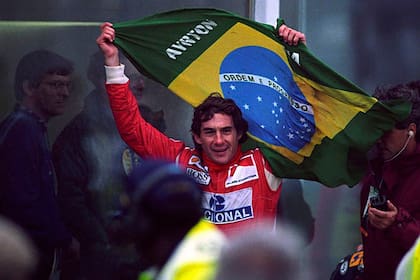 El piloto brasileño Ayrton Senna alcanzó tres campeonatos del mundo en Fórmula 1