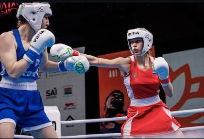 Azalia Amineva durante una pelea en Rusia