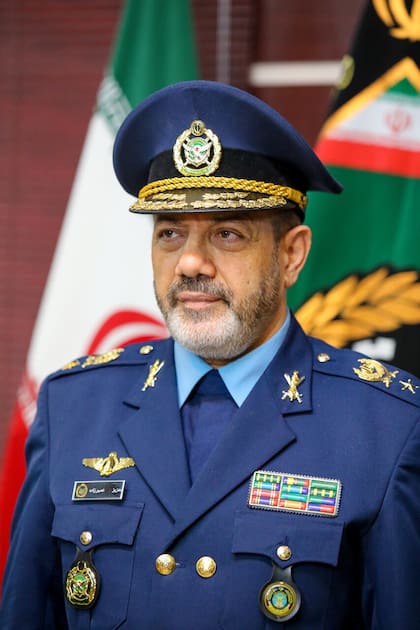 Aziz Nasirzadeh era Ministro de Defensa de Irán