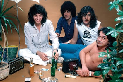 Aznar, Moro, García y Lebón por Rubén Andón. Una foto de esta serie ilustró la tapa del compilado Pic-Nic, de 1980