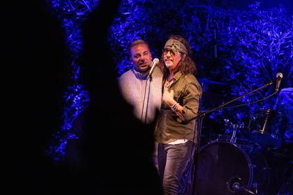 Azul y Lloviendo estrellas, las dos canciones con las que hicieron delirar al público