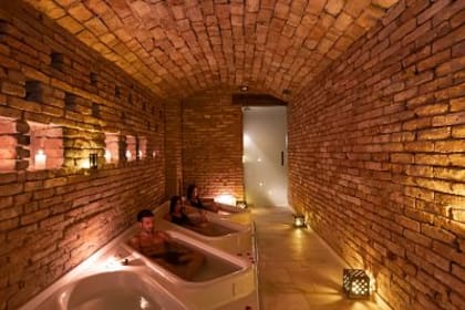 Azur Real Hotel Boutique inauguró el primer circuito de baños