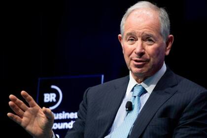 Steve Schwarzman es presidente y director ejecutivo de The Blackstone Group, una de las mayores firmas de inversión y servicios financieros de mundo.