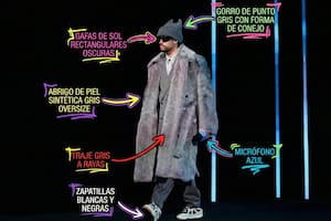 El look de Bad Bunny en la conferencia donde rindió homenaje a su mamá antes del Super Bowl