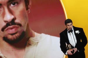 Premios Grammy: Bad Bunny hizo historia en una noche en la que la música compartió el escenario con los discursos políticos
