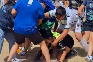 Brutal agresión a una árbitra en un partido de fútbol amateur