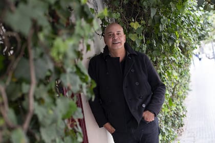 Bahiano prepara su nuevo disco con una big band y lanza su marca de cerveza artesanal