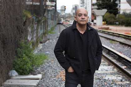 Bahiano prepara su nuevo disco con una big band y lanza su marca de cerveza artesanal