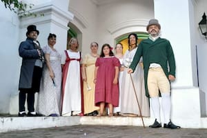 Baile en el Cabildo, organizado por la Sociedad Victoriana Augusta Argentina