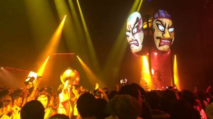 Baile y máscaras en el Fuerza Bruta WA! Wonder Japan Experience