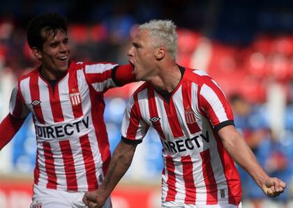 Bailone (en el centro) celebra con Schunke y Damonte