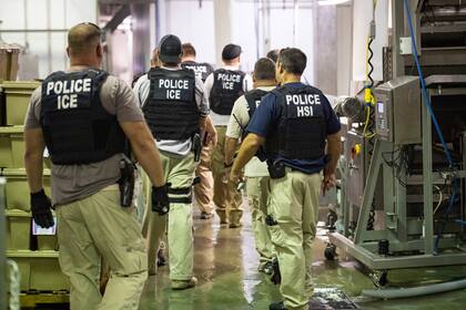 Bajo la administración de Trump, la HSI redireccionó recursos hacia cumplimiento de leyes de inmigración