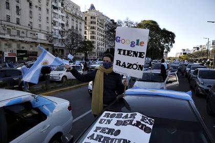 Bajo la consigna #19S, en las redes sociales se llamó a protestar desde las 16 horas