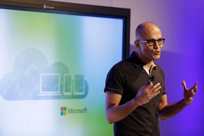 Bajo su mando, Satya Nadella intentó renovar las estructuras de una empresa con apuestas a proyectos innovadores como HoloLens y la traducción simultánea de Skype