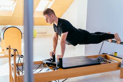 Pilates es una actividad para adolescentes, jóvenes, adultos y mayores