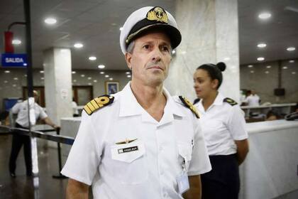 Balbi, en la sede de la Armada