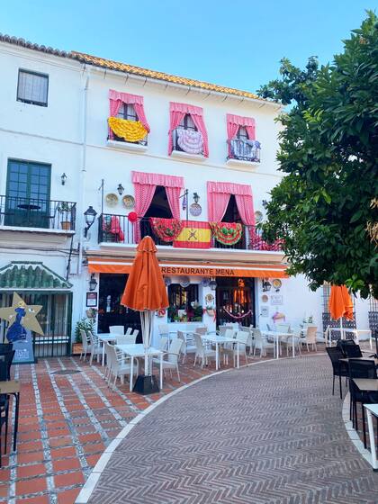 Balcón andaluz en Plaza de Los Naranjos.