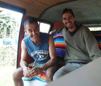 Balestro y Truccone en el interior de la combi