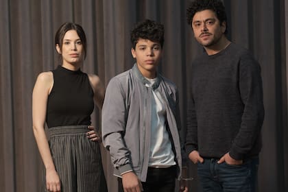 Balthazar Murillo, Alberto Ajaka y Vanesa González, protagonistas de Apache