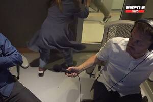 El insólito blooper televisivo durante un partido de Champions, que agarró desprevenidos a los relatores