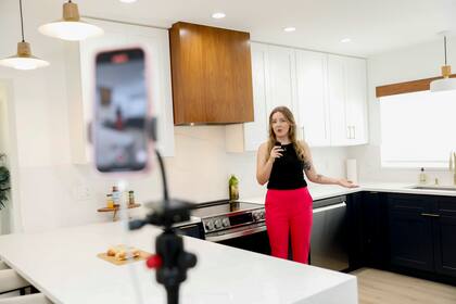 Banaciski no fue a la universidad por miedo a endeudarse y realizó una serie de trabajos ocasionales antes de dedicarse a las propiedades hace un año