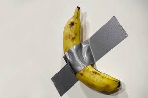Banana Cattelan